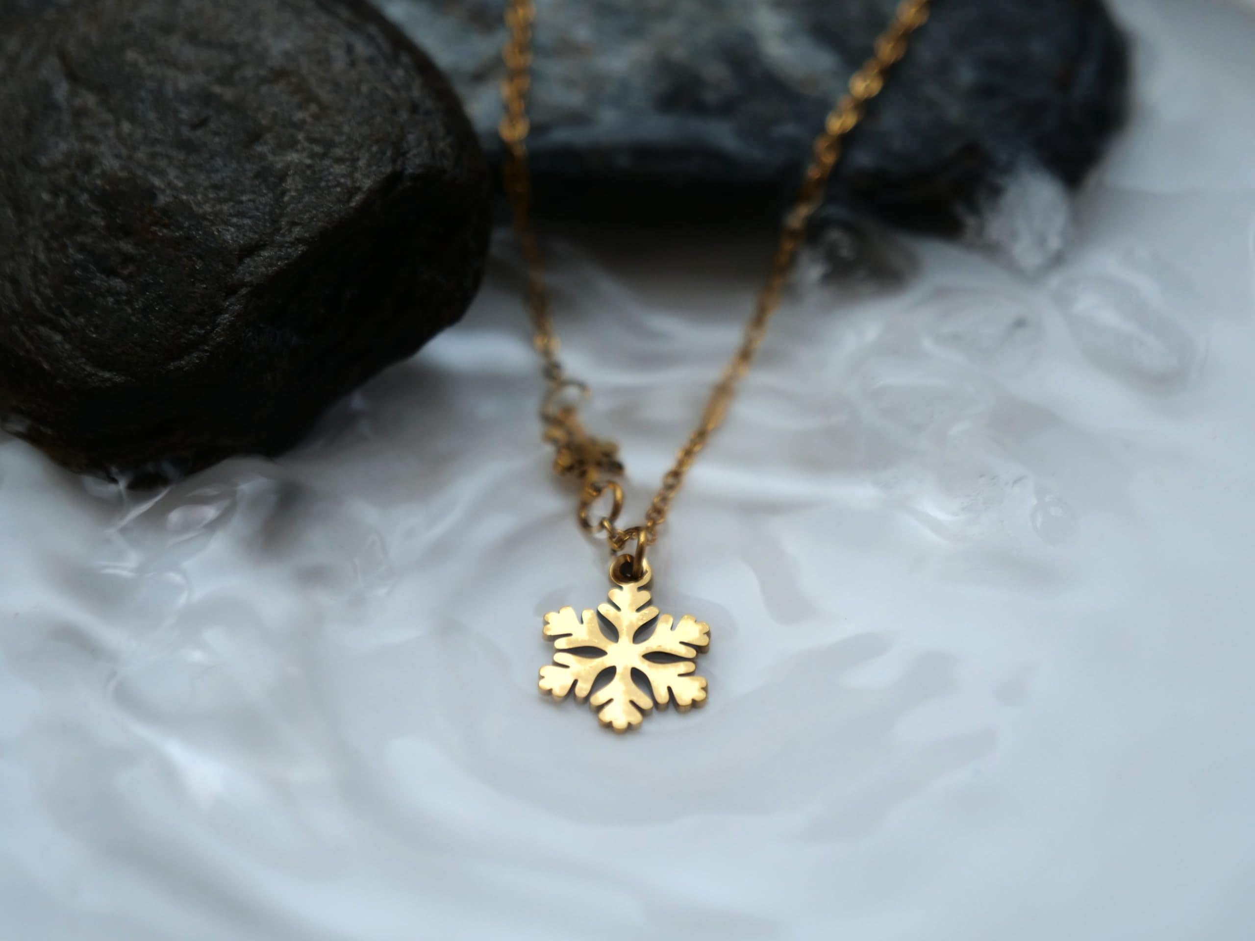 Hasto by Hasti Gold Snowflake Pendant Necklace for Women & Girls | Minimal Winter-Inspired Necklace with Snowflake Charm | Daily Wear, Party & Gift Jewellery