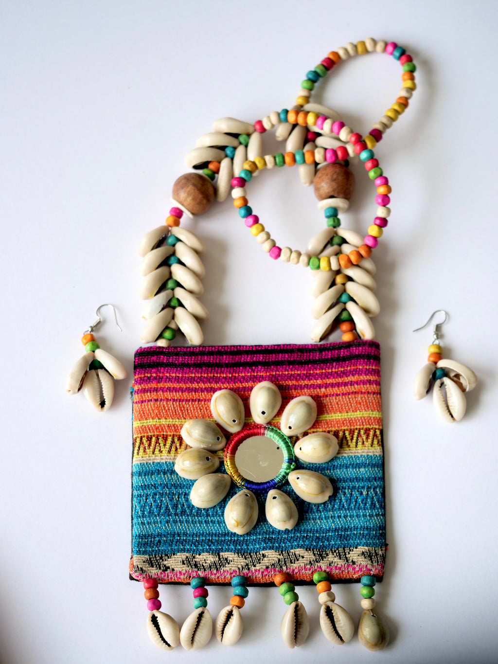 The Thread Mirror Cowrie Set